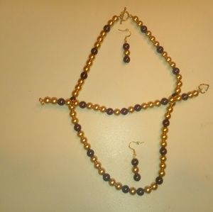 3pc Jewelry set incl necklace, bracelet & earrings